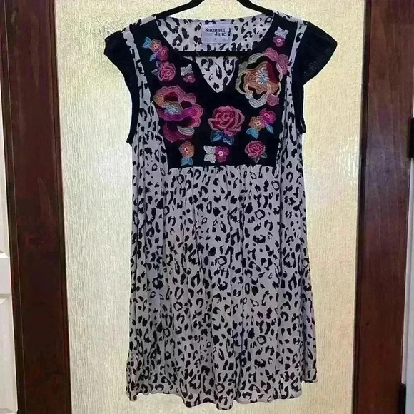 Savannah Jane Dress - Picture 4 of 8